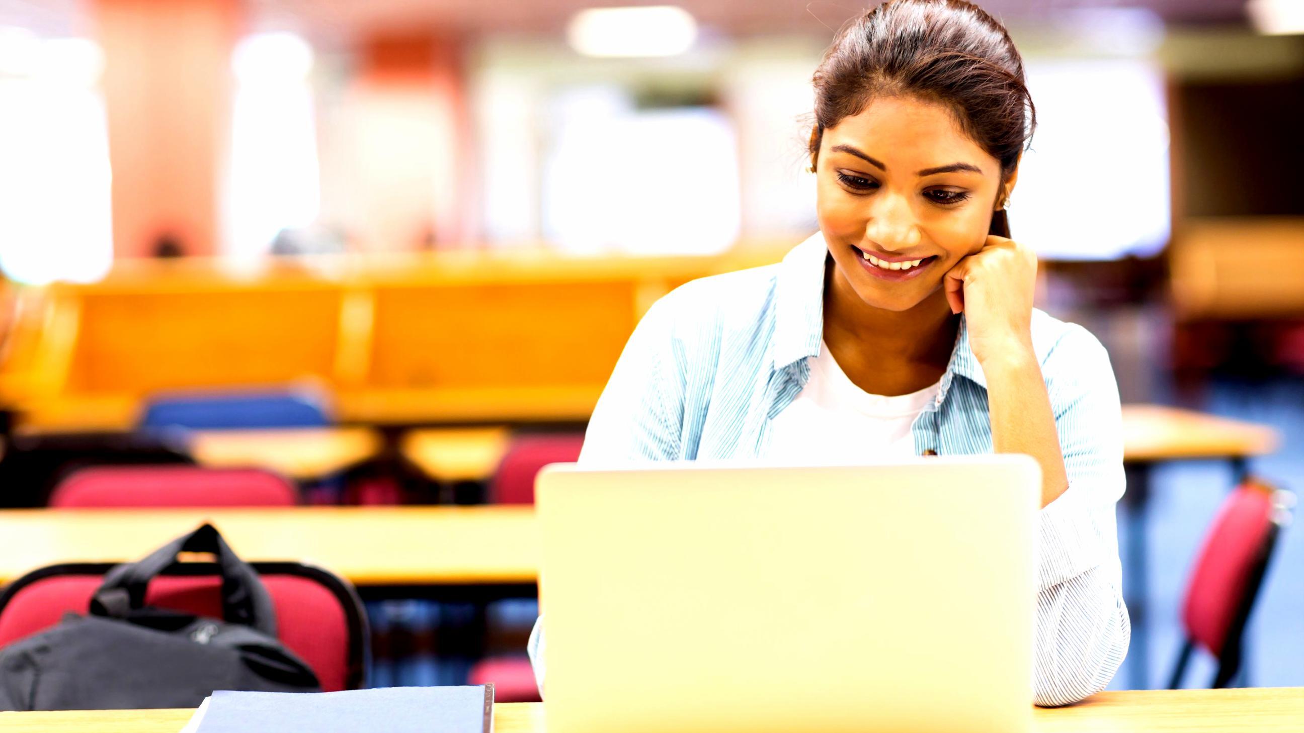 Students engaging with financial content online